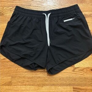 Vuori Black Clementine 2.0 Short 4" size  XL